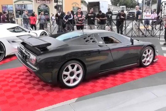 Bugatti trình làng mẫu Centodieci đặc biệt tại Tuần lễ Xe hơi Monterey
