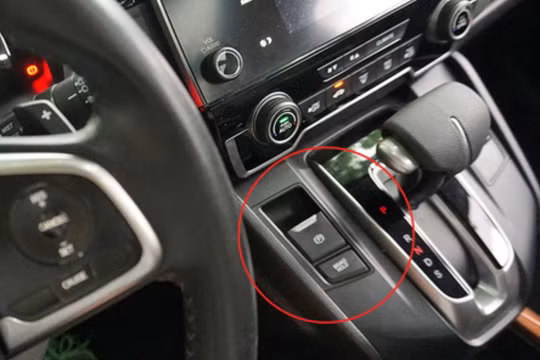 Vị trí phanh tay điện tử trên ô tô. Ảnh BD. 