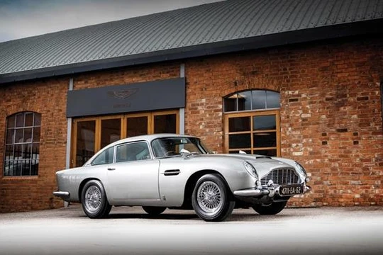 Chiếc Aston Martin DB5 đời 1965 của Điệp viên 007