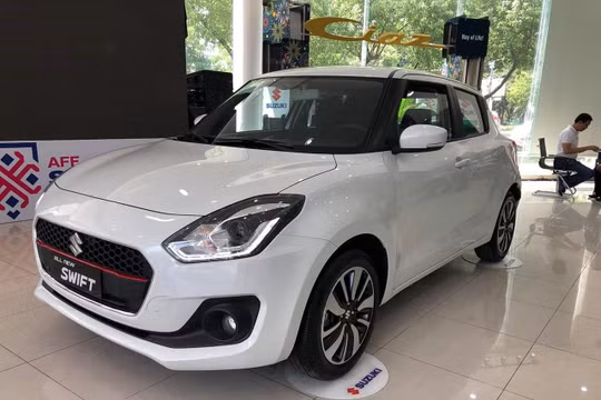 Hatchback hạng B Suzuki Swift giảm giá mạnh trong tháng 7, cạnh tranh với xe hạng A. 