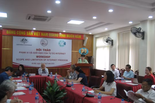 PGS TS Nguyễn Thị Quế Anh - Chủ nhiệm Khoa Luật ĐHQG Hà Nội phát biểu khai mạc hội thảo