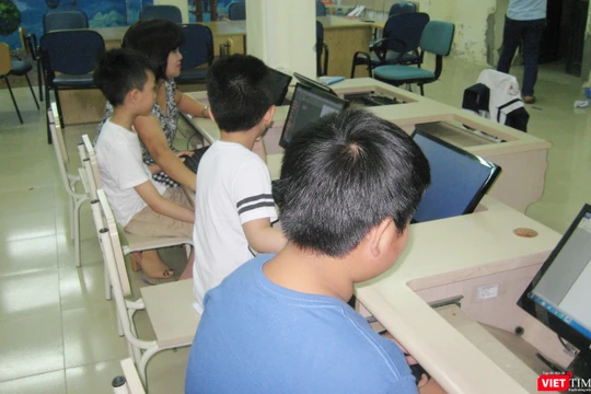 Một lớp dạy tin học ở Cung Thiếu nhi Hà Nội