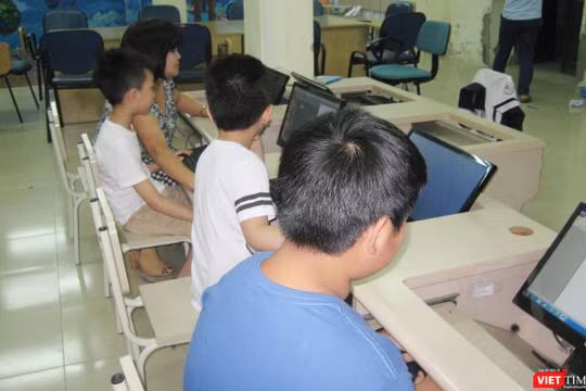 Một lớp dạy tin học ở Cung Thiếu nhi Hà Nội