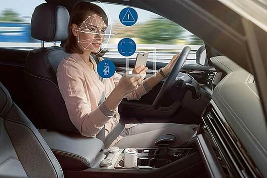 Mô phỏng quá trình hoạt động của công nghệ hỗ trợ tài xế do Bosch phát triển. Ảnh: Bosch