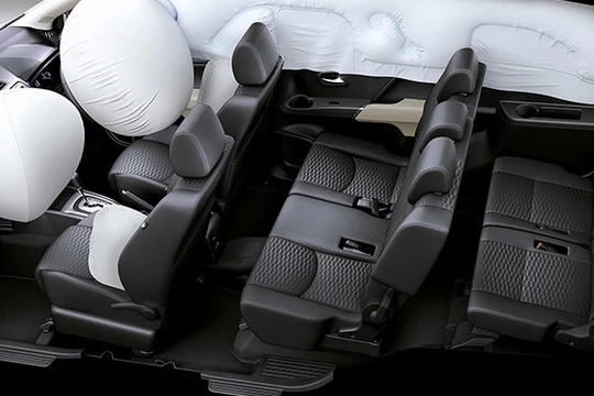 Có 6 túi khí là một trong những thế mạnh của Toyota Rush, chỉ có một biến thể tại Việt Nam.