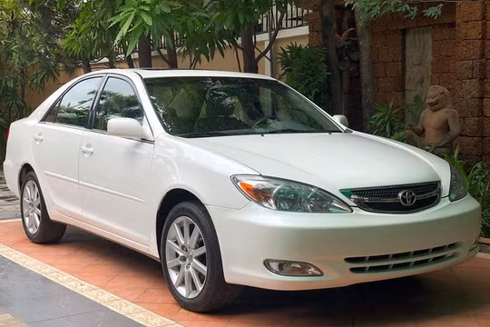Toyota Camry 2004 giá thị trường xe cũ từ 300-450 triệu đồng. (Ảnh mang tính minh họa) 