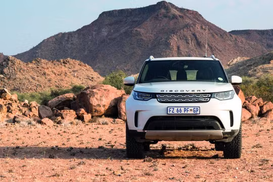 Above and Beyond Tour là tên chương trình trải nghiệm off-road được triển khai trên toàn cầu của thương hiệu Land Rover 