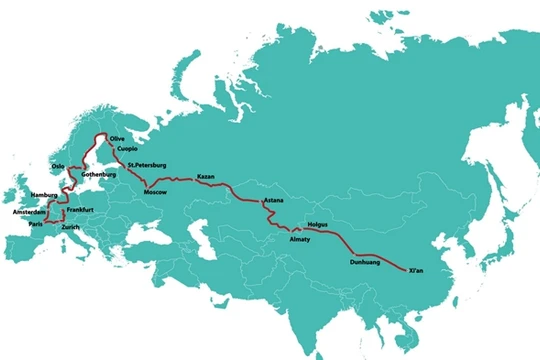 Đường đi của 2 chiếc xe SUV chạy điện Aiways U5