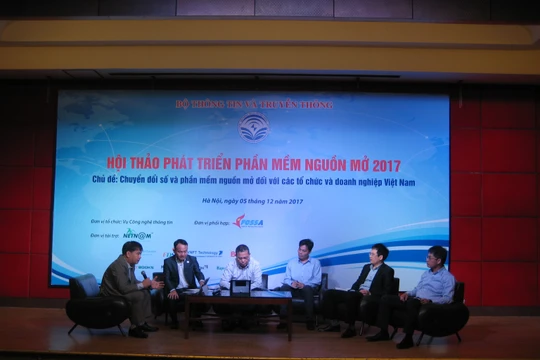 Giao lưu của các diễn giả tại hội thảo