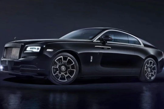 SUV siêu sang trọng Rolls Royce Cullinan Black Badge 2020 sẽ tạo ra 591 mã lực và mô-men xoắn 664 lb-ft.