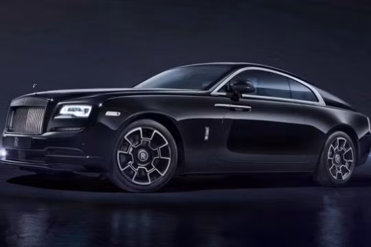 SUV siêu sang trọng Rolls Royce Cullinan Black Badge 2020 sẽ tạo ra 591 mã lực và mô-men xoắn 664 lb-ft.