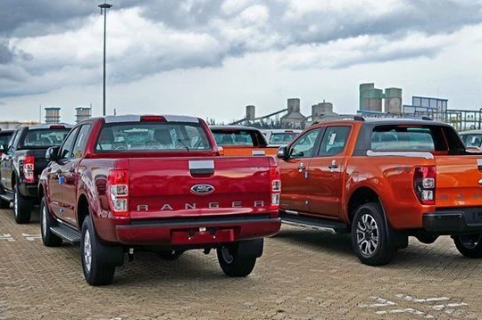 Người Việt bất chấp phí tăng để mua xe bán tải