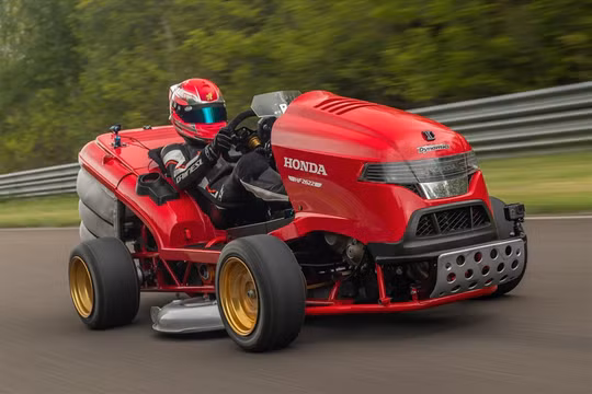 Xe cắt cỏ được "độ" mới này có tên Honda Lawnmower. Ảnh: Honda