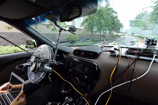 Ô tô tự lại được FPT thử nghiệm (ảnh: FPT)