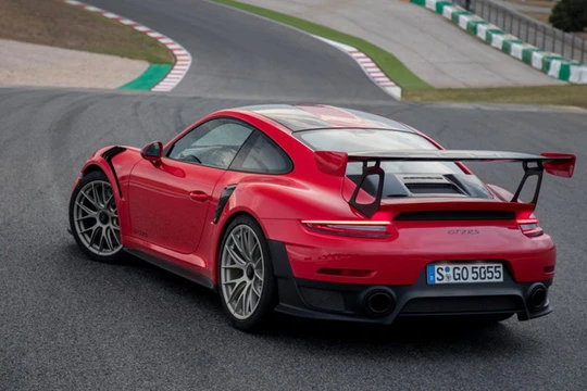 Nhiều người mua xe Prosche không phải để đi