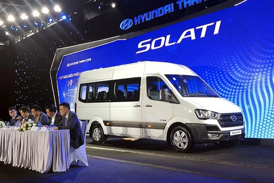 Trong khi phân khúc xe du lịch còn phụ thuộc nhiều vào nguồn xe nhập khẩu thì gần như toàn bộ phân khúc xe khách đã được lắp ráp trong nước.