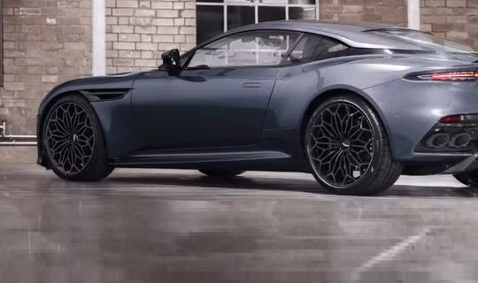 Mẫu siêu xe 007 DBS Superleggera