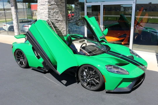 Chiếc xe Ford GT với cách mở cửa độc đáo