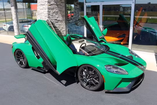 Chiếc xe Ford GT với cách mở cửa độc đáo