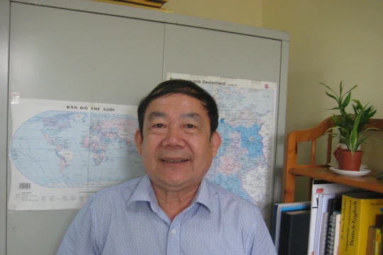 GS TS Vũ Kim Bảng - nguyên Phó viện trưởng Viện Ngôn ngữ học là một trong số rất ít các chuyên gia ngôn ngữ đã tham gia các dự án CNTT