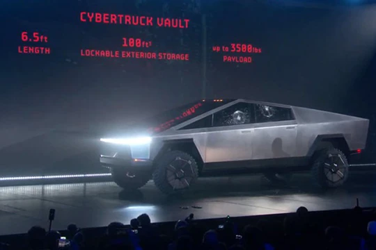 Mẫu bán tải Tesla Cybertruck tại Triển lãm xe Los Angeles