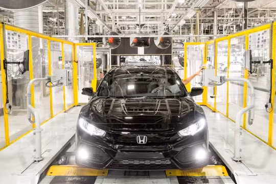 Trong một nhà máy ô tô của Honda