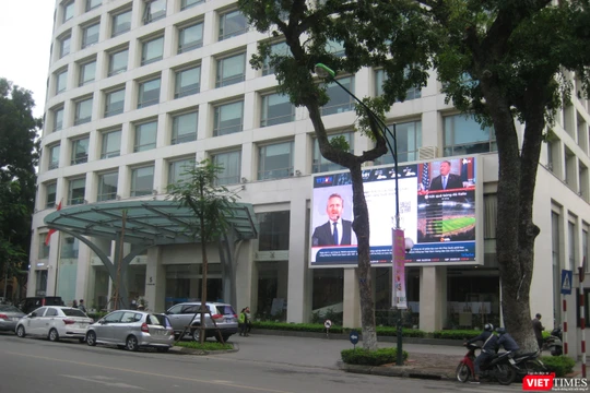 Gần trụ sở Thông tấn xã Việt Nam vốn là địa chỉ quen thuộc để mua báo in thì nay không còn sạp báo nào