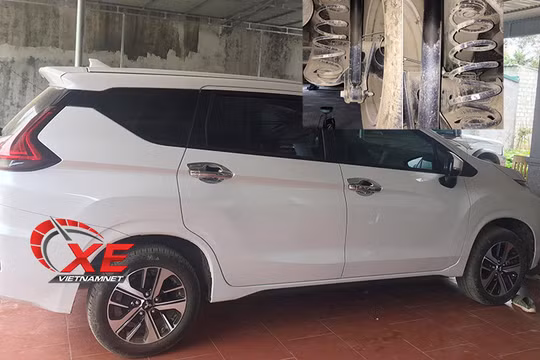 Chiếc Mitsubishi Xpander của anh Tiến bị chảy dầu quá 2/3 ống phuộc xe nên được đại lý đồng ý thay mới