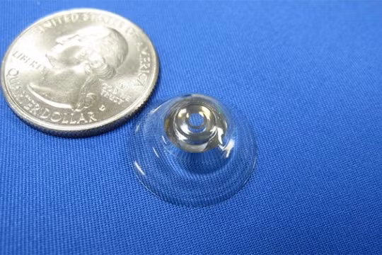 Kính áp tròng thông minh