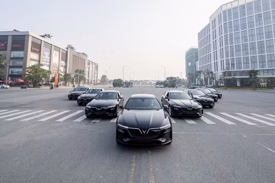 Đoàn xe VinFast phục vụ Hội nghị ASEAN 2020 chính thức lăn bánh thực hiện nhiệm vụ 
