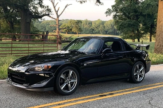 Honda S2000 Club Racer bản Berlina Black hiếm gặp. Ảnh: Carscoops 