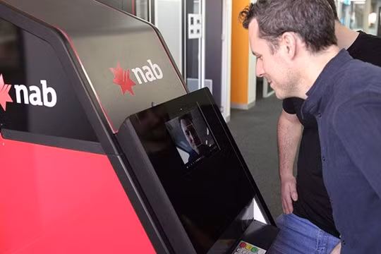 Ý tưởng dùng nhận diện khuôn mặt để rút tiền ở các cây ATM.