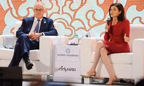 Thủ tướng Australia - Malcolm Turnbull và Giám đốc Tác nghiệp (COO) Facebook – bà Sheryl Sandberg Trong phiên thảo luận về “Kết nối và Cộng đồng trong thế giới ứng dụng công nghệ” tại APEC 2017. (ảnh: báo Đấu Thầu)