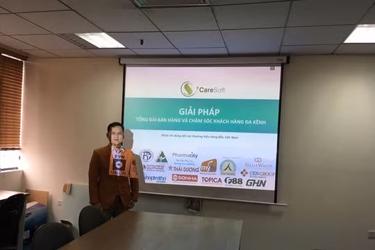 Ông Phan Thanh Hiền giới thiệu hệ thống Tổng đài Bán hàng và Chăm sóc Khách hàng Đa kênh