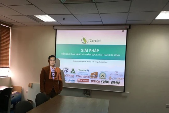 Ông Phan Thanh Hiền giới thiệu hệ thống Tổng đài Bán hàng và Chăm sóc Khách hàng Đa kênh