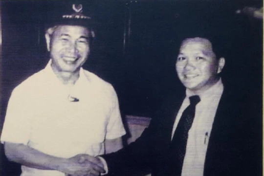 Ông Tôn Lâm gặp cố Phó Chủ tịch HĐBT kiêm Ngoại trưởng Nguyễn Cơ Thạch năm 1988