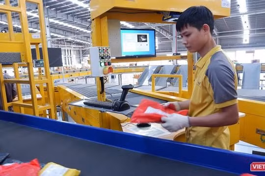 Hệ thống dây chuyền chia chọn của Vietnam Post có thể chia chọn hàng hóa chi tiết đến tận cấp huyện, xã.