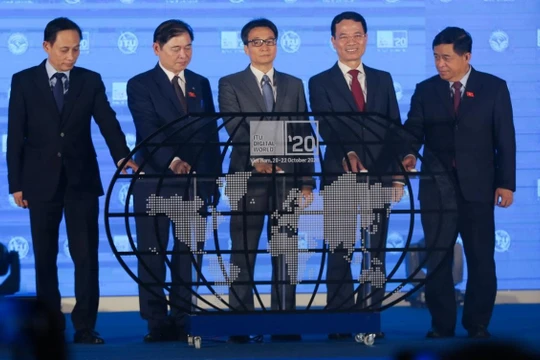 Hội nghị và triển lãm Thế giới số 2020 (ITU Digital World) cũng được tổ chức theo hình thức trực tuyến. Đây là sự kiện quy mô toàn cầu do Liên minh Viễn thông thế giới và Việt Nam đồng tổ chức.