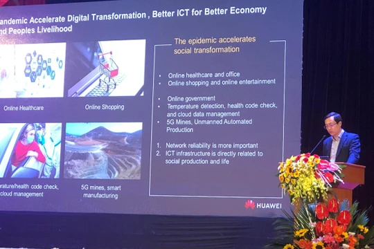 Ông Lê Nho Thông - Phó Giám đốc kinh doanh Công nghệ năng lượng số của Huawei Việt Nam - tại Hội nghị Quốc gia lần thứ XXIV về Điện tử, Truyền thông và Công nghệ Thông tin.