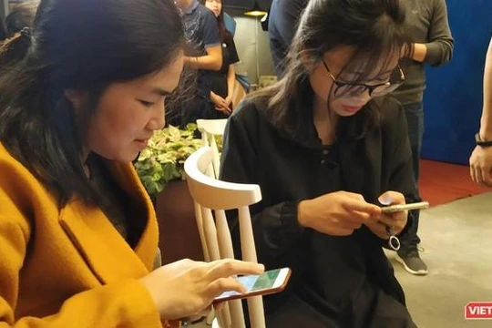 Nhiều thế hệ chấp nhận sử dụng đồng thời các mạng xã hội đã thúc đẩy sự phát triển mạnh mẽ của các dạng nội dung trên nền tảng số.