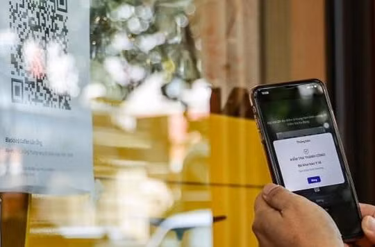 Hà Nội đã tổ chức nhiều đoàn kiểm tra việc thực hiện quét mã QR đối với khách đến các cơ sở kinh doanh trên địa bàn.