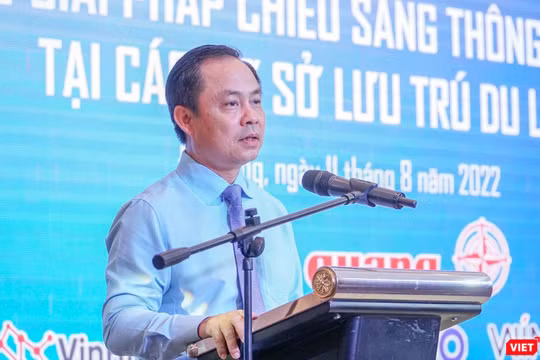 Ông Nguyễn Xuân Bình - Phó Giám đốc Sở Du lịch Đà Nẵng phát biểu tại Hội thảo “Nâng cao năng lực chuyển đổi số và giải pháp chiếu sáng thông minh” diễn ra sáng ngày 11/8