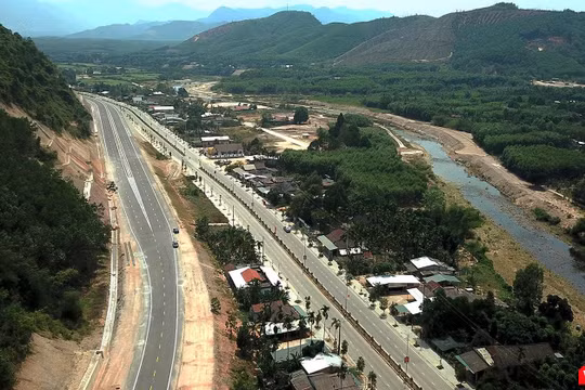 Một góc tuyến cao tốc La Sơn-Tuý Loan đoạn qua TP Đà Nẵng