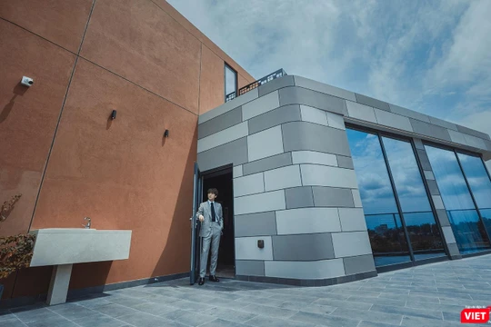 Sơn Tùng M-TP cùng căn biệt thự Regal Victoria do 