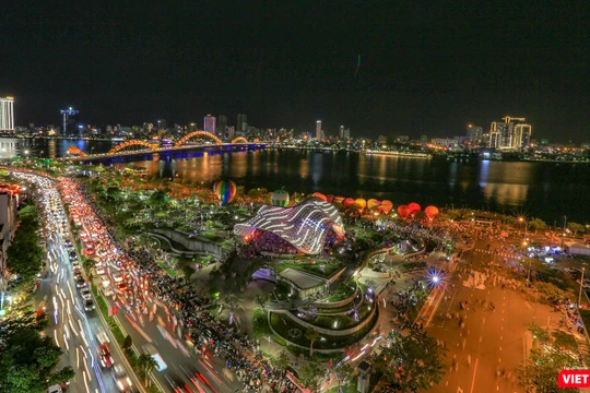 Một góc sông Hàn (TP Đà Nẵng) về đêm