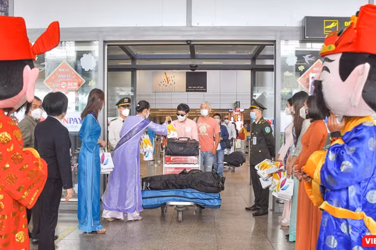 Hành khách đầu tiên đến xông đất Đà Nẵng trong năm Nhâm Dần 2022