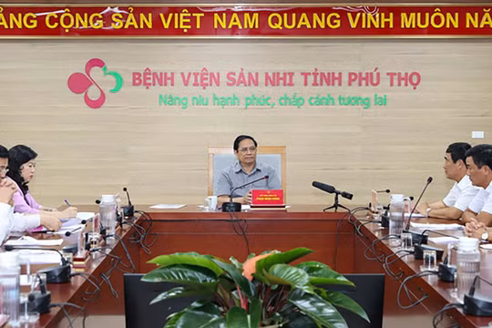Thủ tướng Phạm Minh Chính tại buổi làm việc với Bệnh viện Sản Nhi Phú Thọ (ảnh Nhật Bắc/VGP)