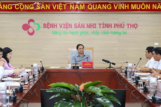 Thủ tướng Phạm Minh Chính tại buổi làm việc với Bệnh viện Sản Nhi Phú Thọ (ảnh Nhật Bắc/VGP)