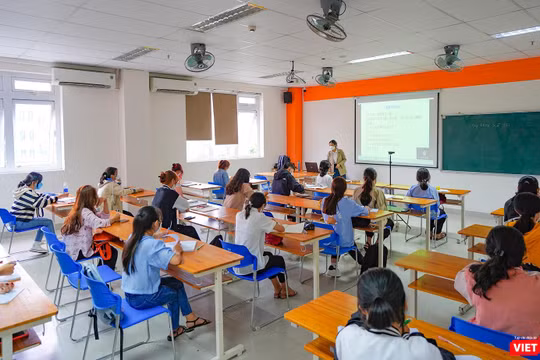 Sinh viên tại các trường ĐH trên địa bàn Đà Nẵng trở lại trường