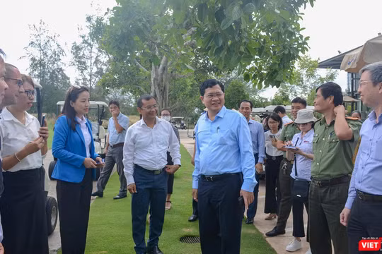 Ông Trần Phước Sơn - Phó Chủ tịch UBND TP Đà Nẵng, Trưởng Ban Tổ chức Lễ hội Du lịch Golf Đà Nẵng 2022 đi kiểm tra thực tế công tác chuẩn bị cho giải đấu “BRG open golf championship Danang 2022”